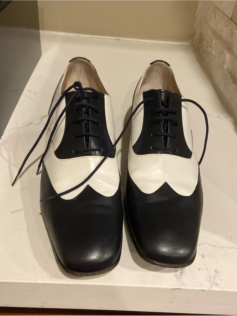 Vintage Women’s Salvatore Ferragamo Leather Black White Oxfords 6-1/2 AA Italy